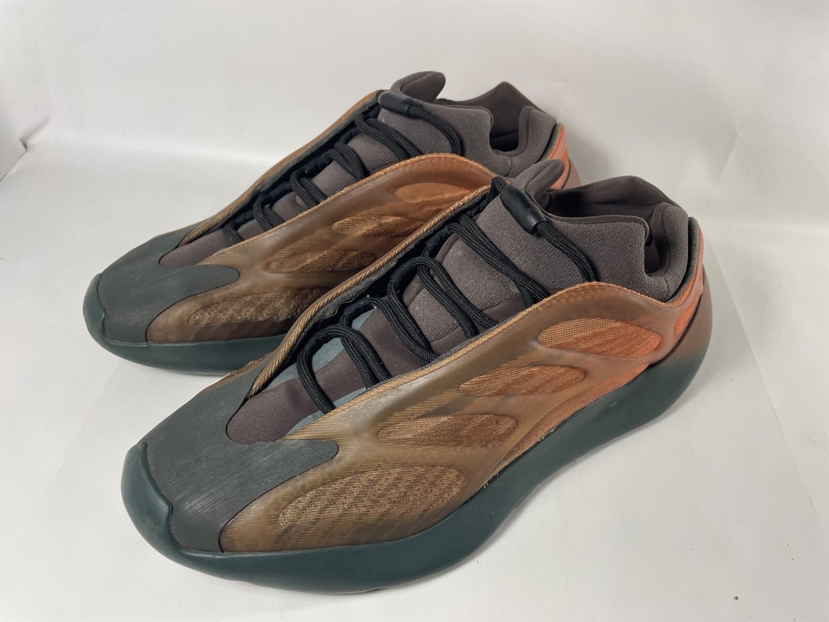 [GY4109] adidas Mens Yeezy 700 V3 Copper Fade Size 12 Shoes *USED*