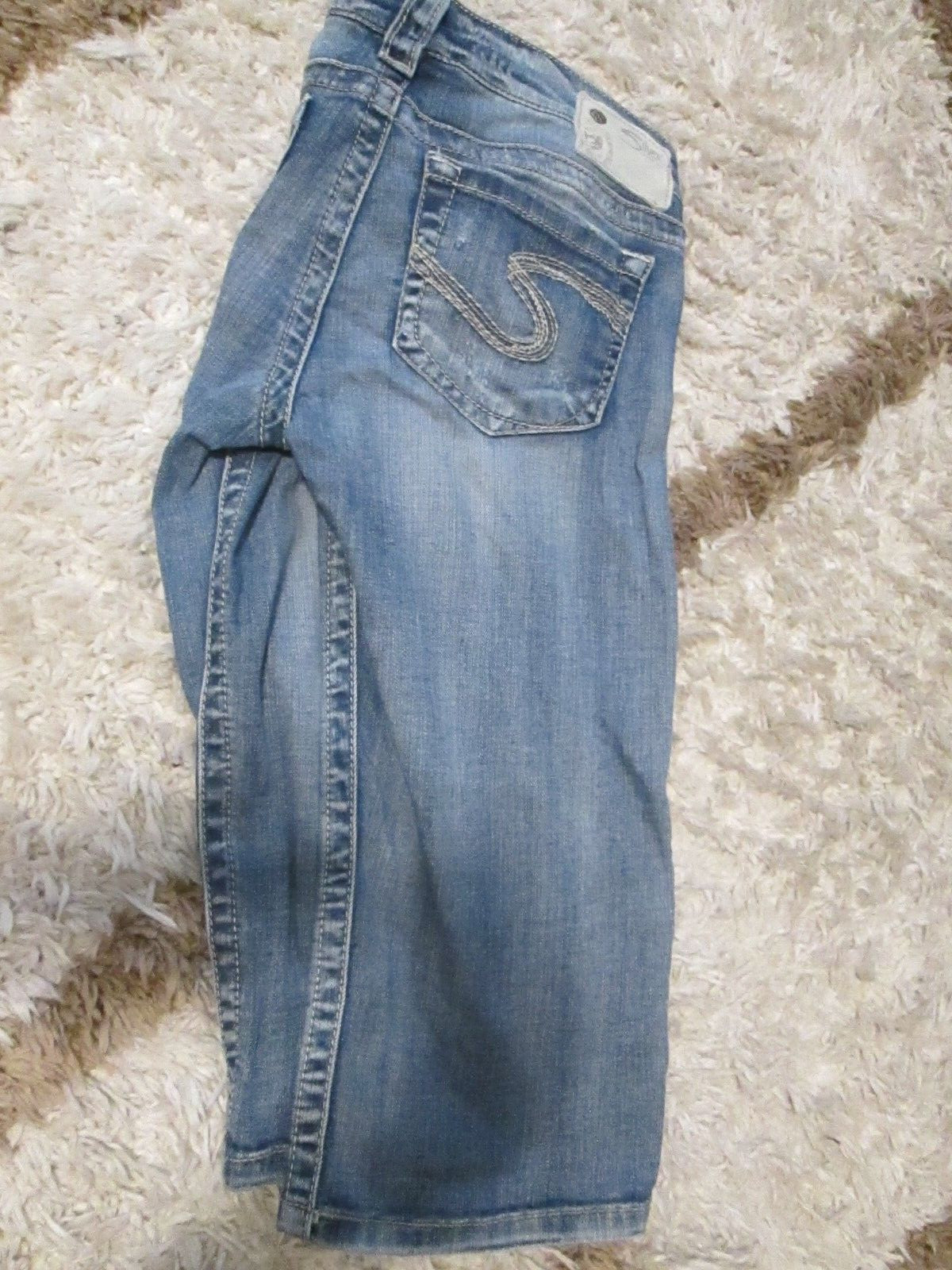 Silver Jeans (28 x 16) Tuesday Bermuda Blue Denim Factory Distressed