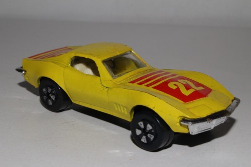 PLAYART DIECAST HONG KONG CHEVY CORVETTE STINGRAY, YELLOW, EXCELLENT, ORIGINAL - Picture 2 of 6