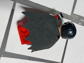 LEGO DC Super Heroes Robin Black Cape Minifigure 6860 6857 30166 (sh011)