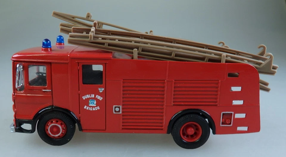 Corgi Toy  97359 Feuerwehr Dublin Fire Brigade AEC Water Tender 1993 (111362) - Bild 2 von 4