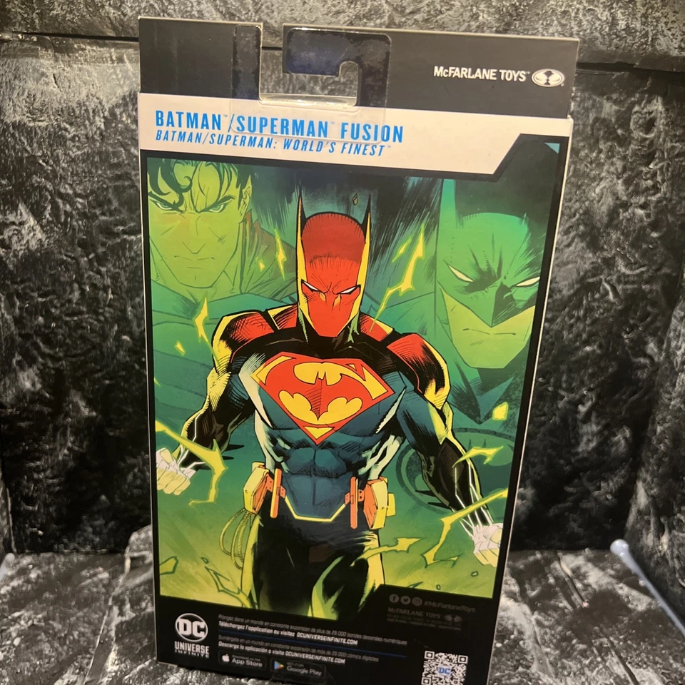 DC Multiverse 蝙蝠侠/超人融合 7 英寸比例可动人偶 — 第 4/4 张图片