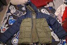 Cat  Jack Boys Green Navy Hooded Puffer Jacket Insulated Zip Size M
