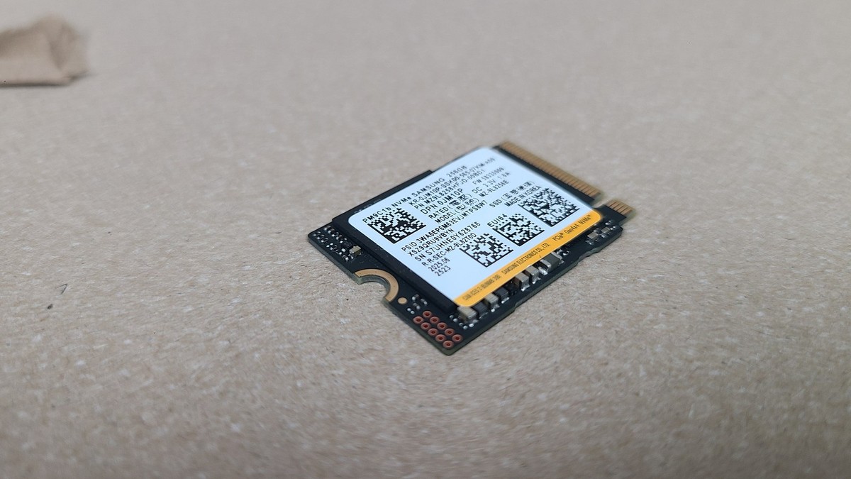Samsung PM9C1b MZ-9L8256E M.2 2230 PCIe NVMe 256GB SSD Drive