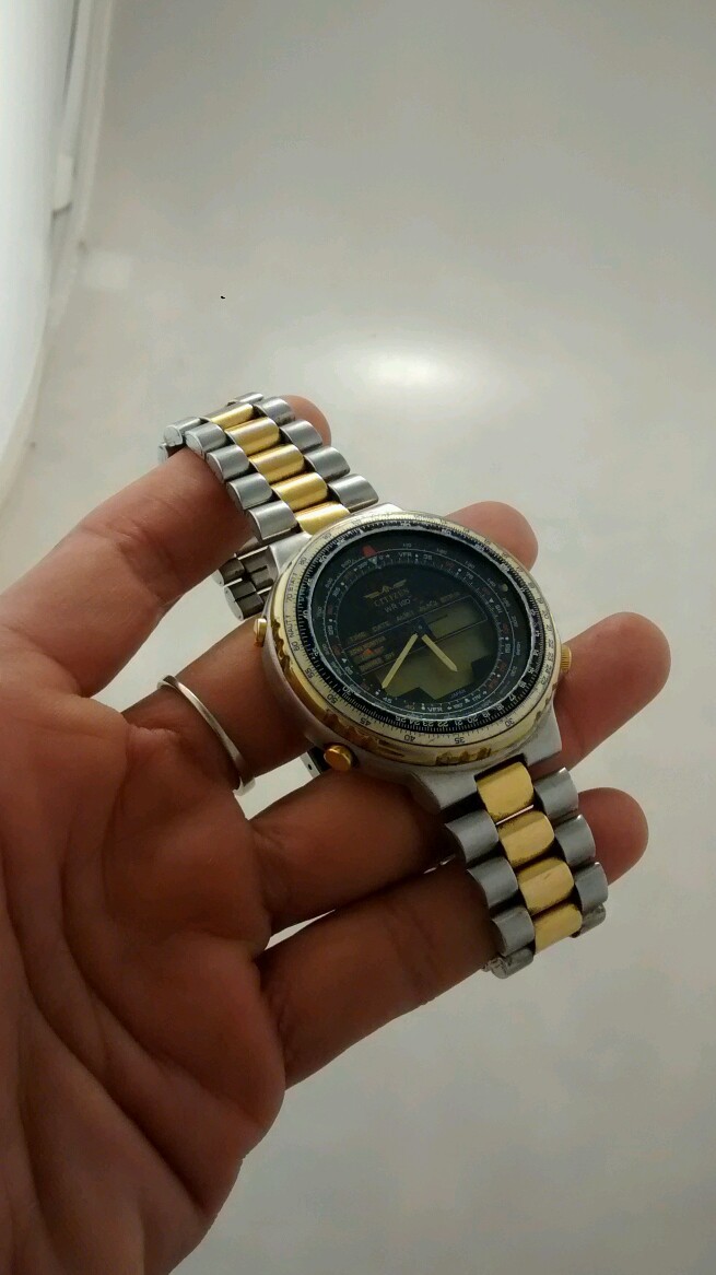 CITIZEN CHRONOGRAPH ゴールド文字盤クォーツ WR100 Vintage Citizen Quartz Chronograph Stainless and Gold Trim