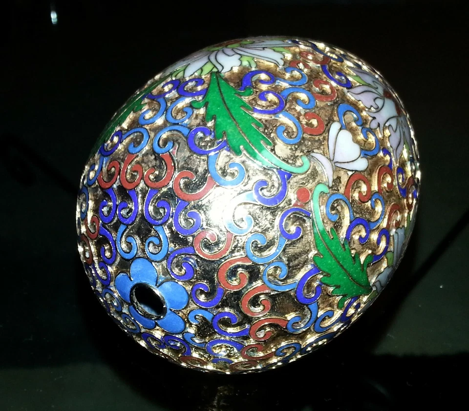 Huevo vintage de latón tono dorado color esmalte 4,5 pulgadas de alto Foto 3 de 3