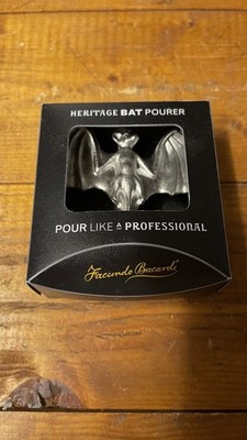 Bacardi Bat Liquor Rum Bottle Ausgießer Shot Fledermaus