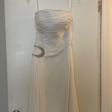 Beachy Strapless Flowy Boho Wedding Gown With 18in Train Size 10