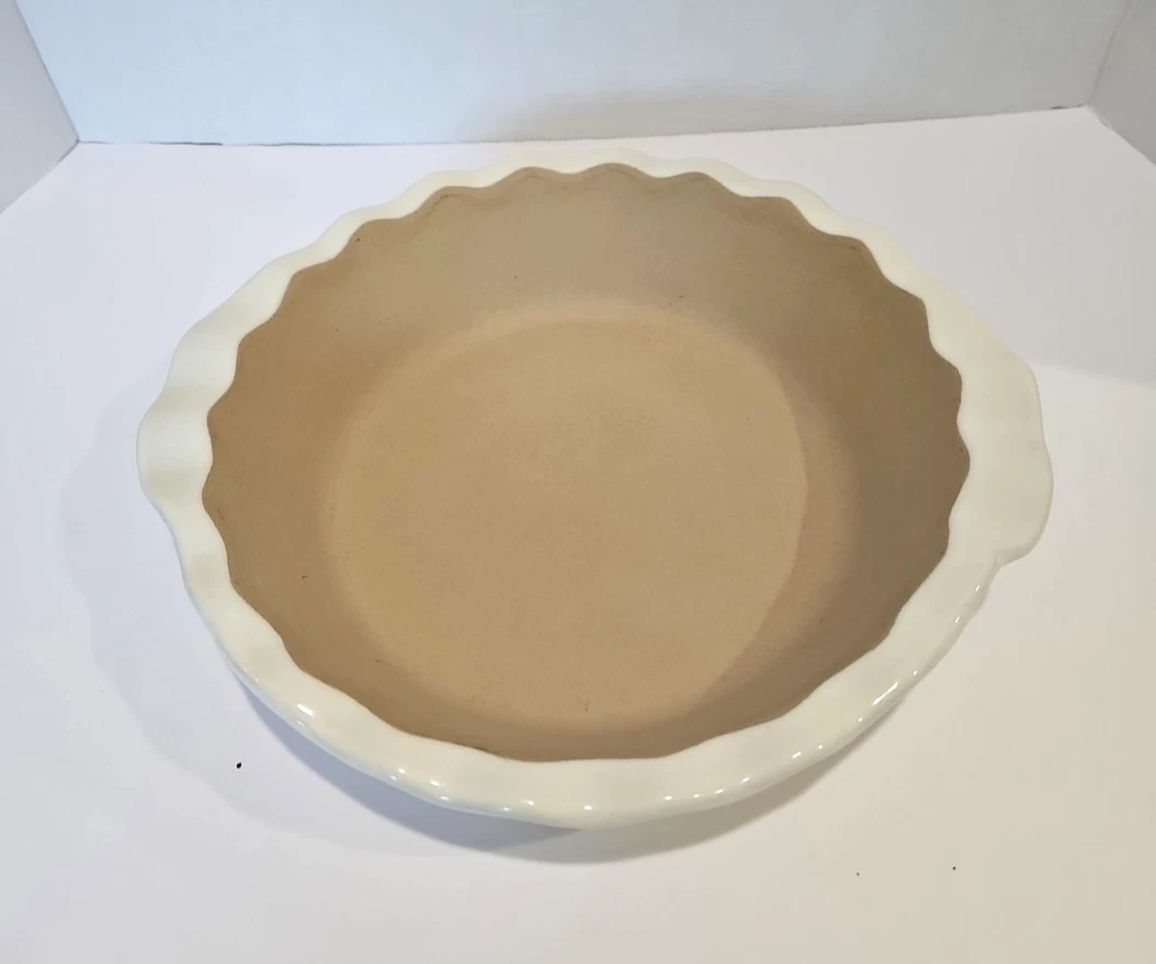 Pampered Chef New Traditions Deep Dish Pie Plate Vanilla 9" Stoneware Pan
Opens in a new window or t