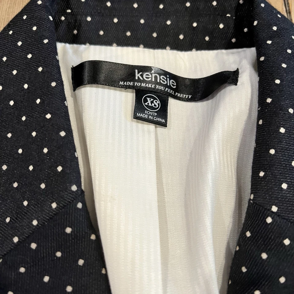 Blazer Kensie Negro Con Patrón Lunares Blancos Forrado Un Botón XS Foto 2 de 4