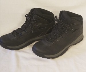 wide size hiking boots