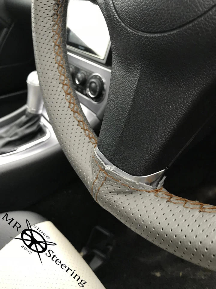 СЕРЫЙ ПЕРФОРИРОВАННЫЙ КОЖАНЫЙ ЧЕХОЛ РУЛЕВОГО КОЛЕСА ДЛЯ VW JETTA A5 05 + КОРИЧНЕВЫЙ ДВОЙНОЙ ST - Изображение 2 из 4