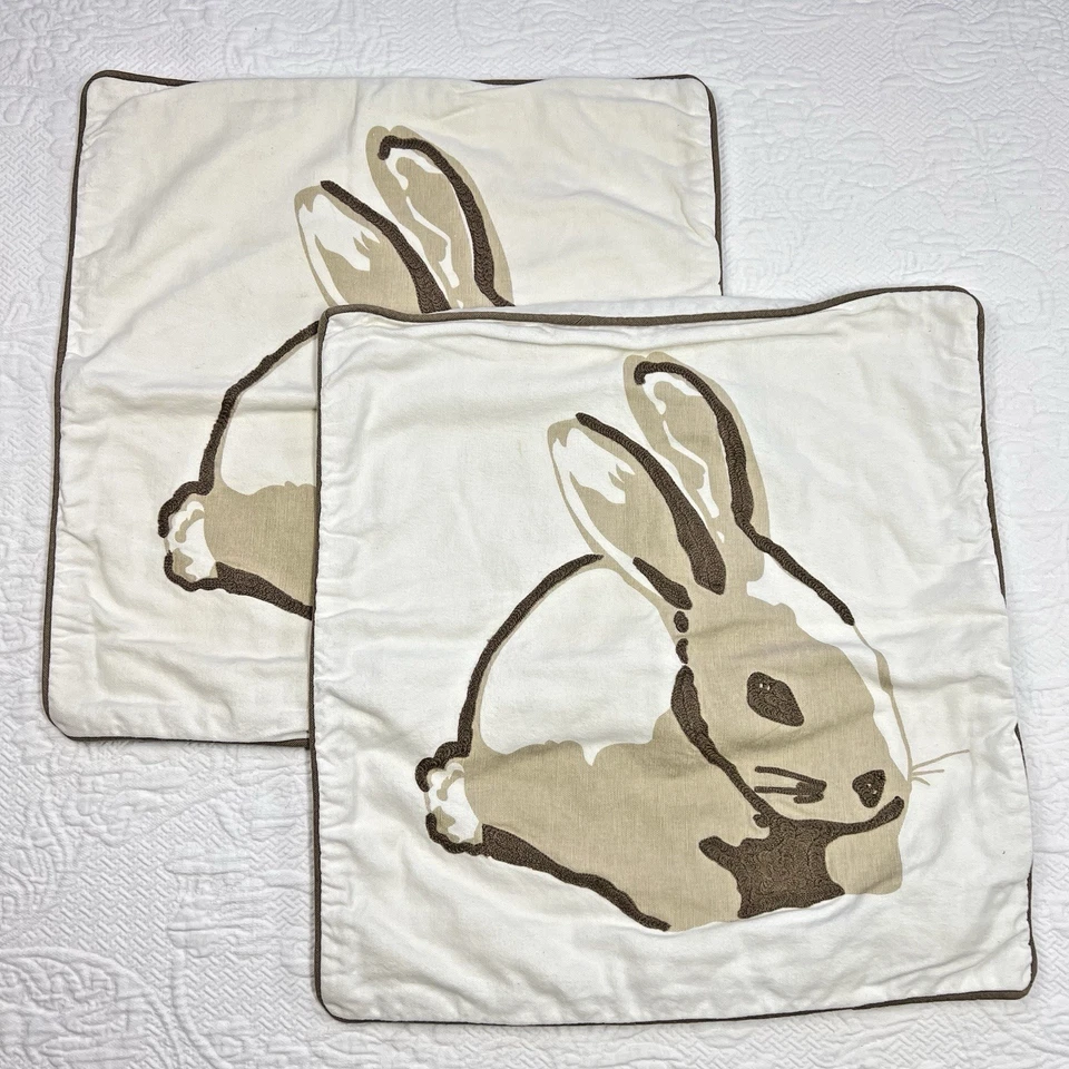 Fundas de almohada Pottery Barn 2 Bunny Rabbit bordadas algodón 15"x15” cuadradas Foto 2 de 4