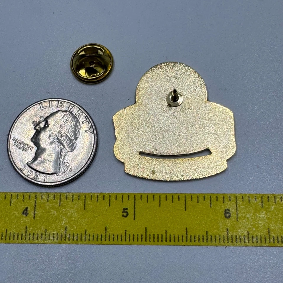 Vintage New York Mets Shea Stadium Enamel Lapel Pin - Image 3 of 4