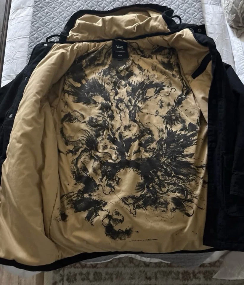 Chaqueta con Capucha Invicta con Forro Camuflado y Logo en la Manga Foto 2 de 4