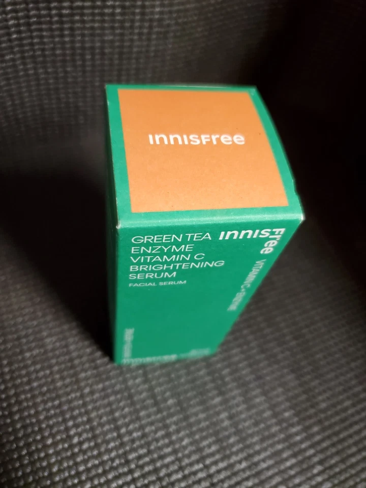 Suero iluminador INNISFREE enzima té verde VITAMINA C!!️ Foto 2 de 4
