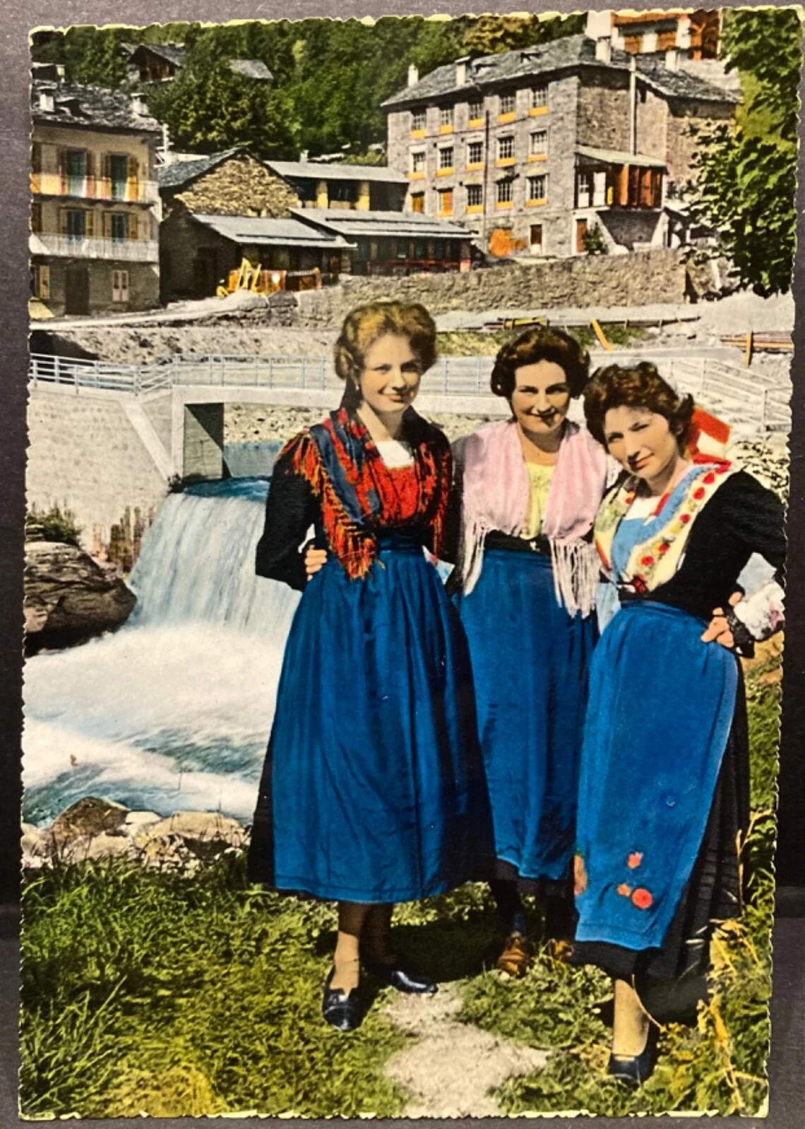 Foto 1 di 2