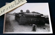 Oryginalne rzadkie zdjęcie zniszczonego czołgu