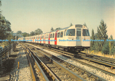 D066018 Ein Zug von 1972. Mark 2. Röhrenstock an der Jubilee Line bei Canons Park