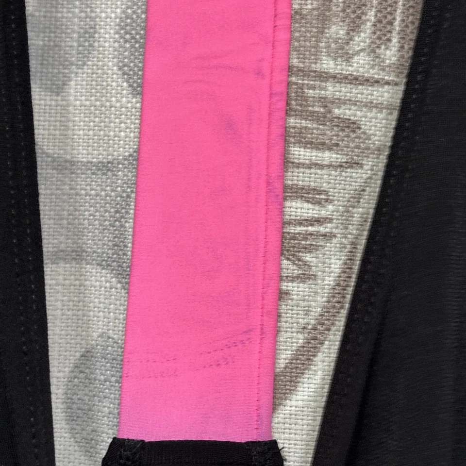 Regata feminina Onzie tamanho único serve para todos elásticos preta/rosa tropical racerback nova com etiquetas - Imagem 4 de 4