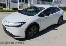 2025 Toyota Prius V LE