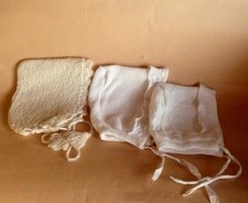 ältere Baby Mützchen 3 Stück  auch für Baby- Puppe  um 1970