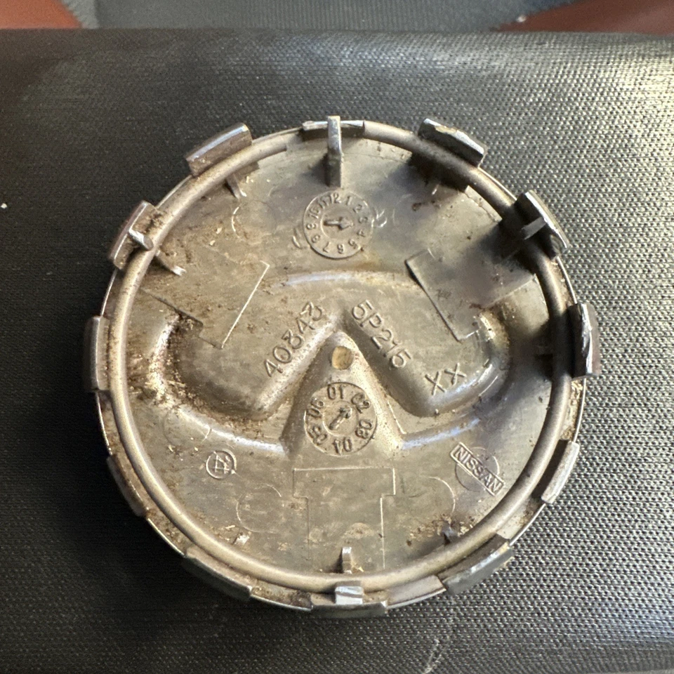 Tampa central de roda INFINITI G35 Q45 I30 G20 M45 FABRICANTE DE EQUIPAMENTO ORIGINAL - Imagem 3 de 4