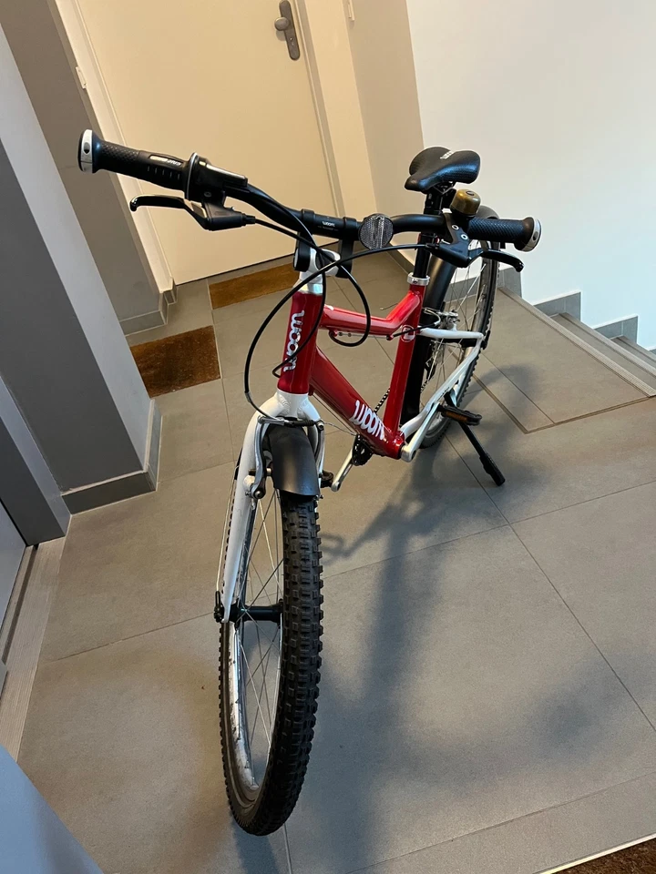 Woom 5 gebraucht, gut erhalten, rot, inklusive Zubehör