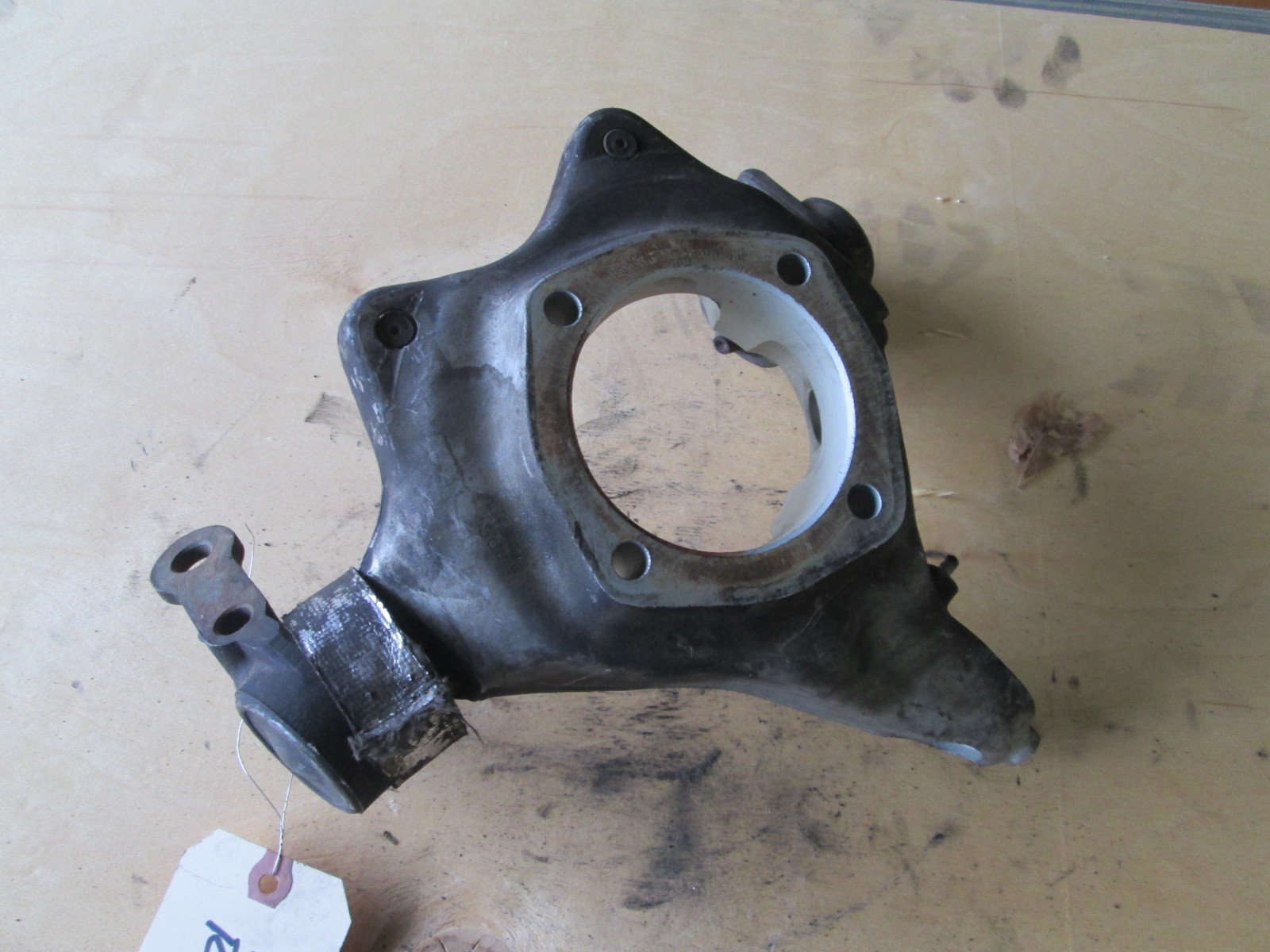Ferrari 355 - RH Front Steering Hub Knuckle / Spindle (B) # 175487
