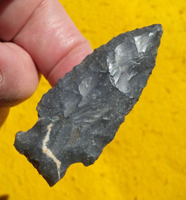 FINE 2-1/2'' WOODLAND CORNER NOTCHED - STERMER INSPECTED- HURON CO OHIO ARROWHEAD