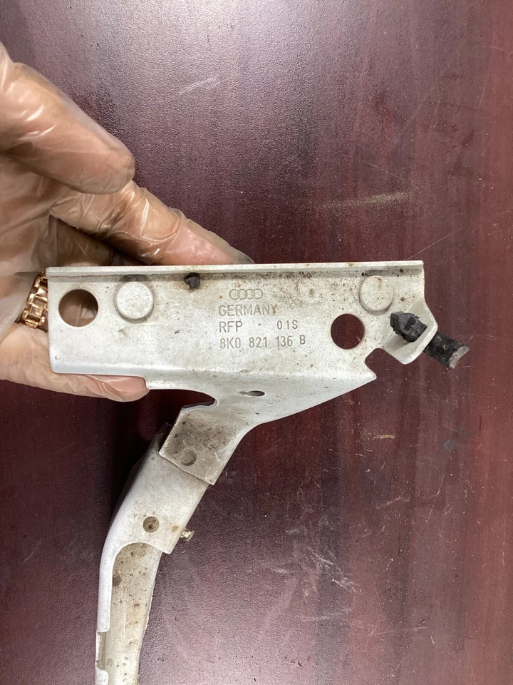 Soporte guardabarros derecho audi a4 quattro 2009-2012 8k0821136b fabricante de equipos originales. Foto 2 de 4