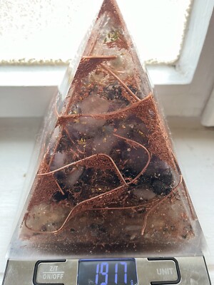 orgonit pyramide 15cm 1,9kg