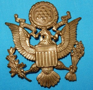 WW2 USAF UNITED STATES AIR FORCE MILITARY CAP BADGE WORLD WAR II SCREW BACK