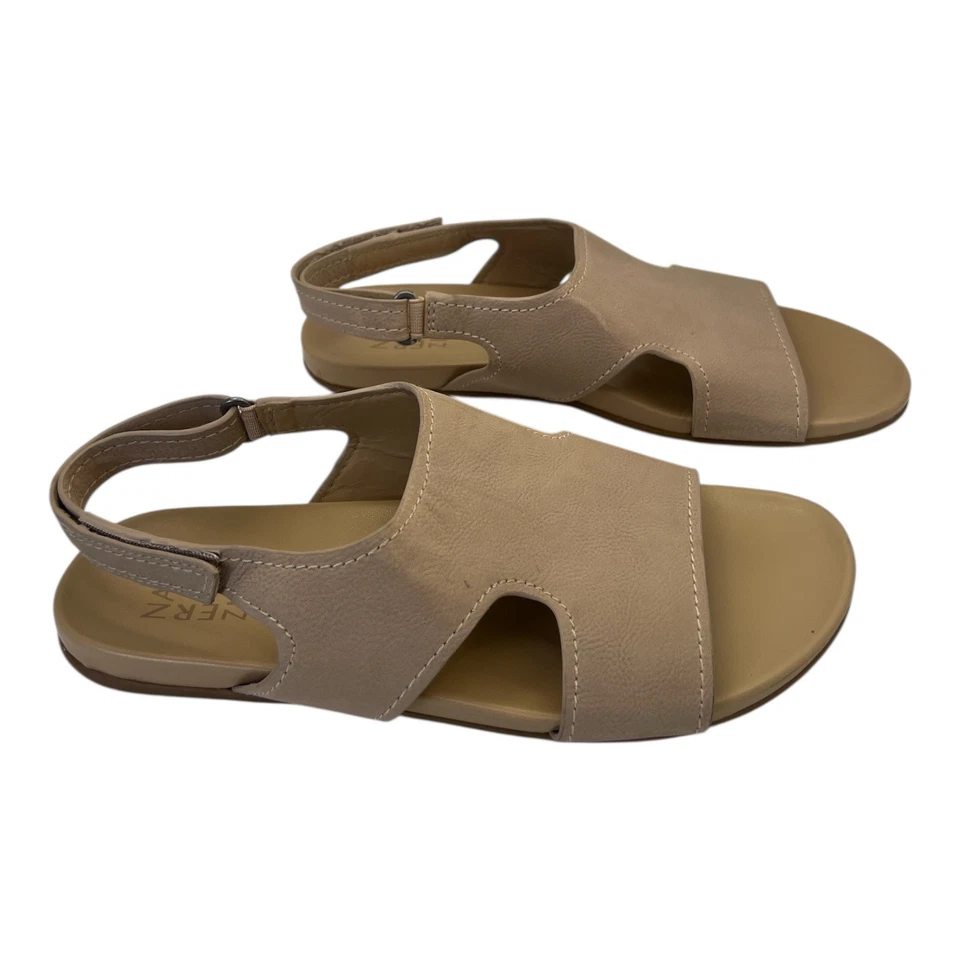 Sandalias planas Naturalizer para mujer Nxtgen-Scout bronceadas gancho y bucle, talla 7,5 de ancho Foto 4 de 4