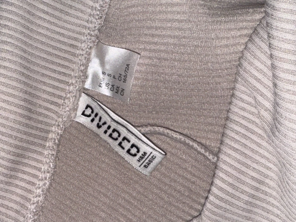 Divided H&M V Waist Light Grey Ribbed Leggings Size S - Image 4 of 4