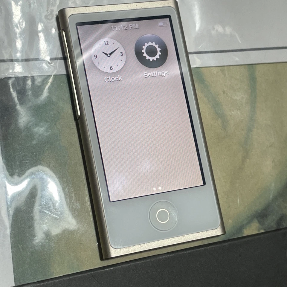 Rose Gold IPod Nano 7th Gen A1446 16GB - Image 3 of 3