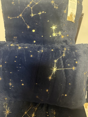 NWT Aviva Stanoff Throw Blanket & 2 Pillows Set Zodiac Gold Star Luxury Velvet - Bild 4 von 7