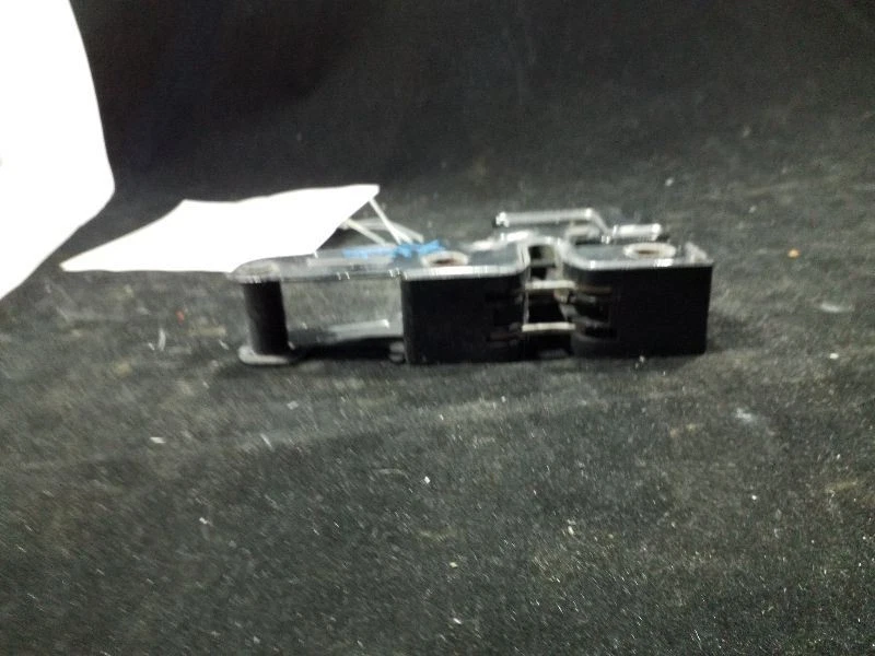 2005 AUDI A4 HOOD LATCH STRUT Foto 3 de 4