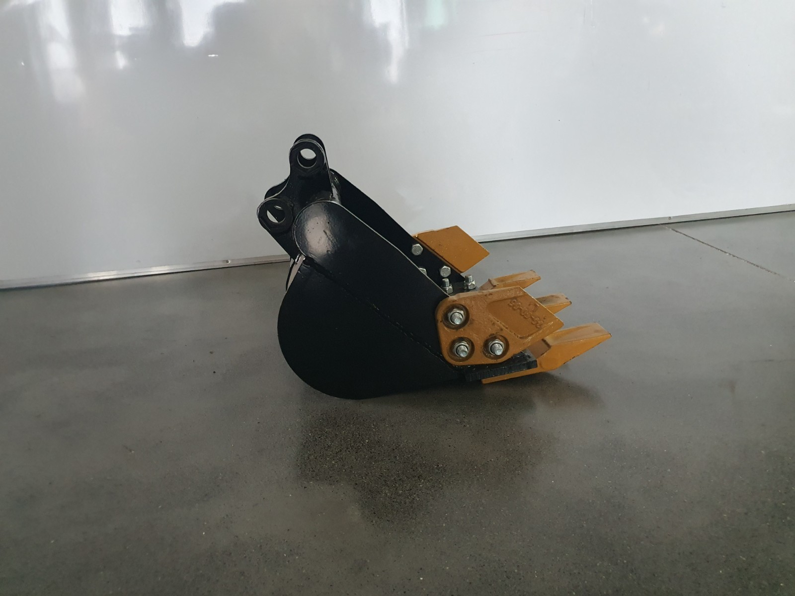 Agrotk 38CM Narrow Bucket With Teeth For KAT12 Mini Excavator Digger Attachment