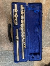 Armstrong 104 flute with hard case. Made in USA