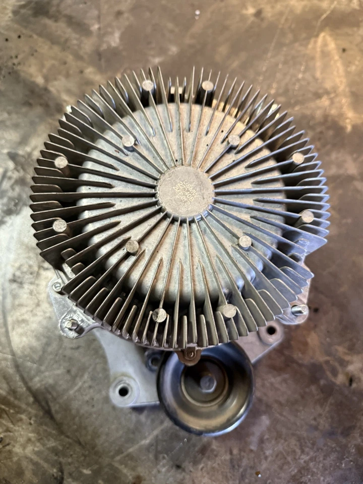 Soporte de polea del ventilador de refrigeración del motor para Ford F-250 Super Duty 11-16 Foto 2 de 4