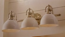 NIB: Nice Bathroom 24"-W 3-Lite VANITY Wall LIGHT w/ GLOSS WHITE METAL Shade
