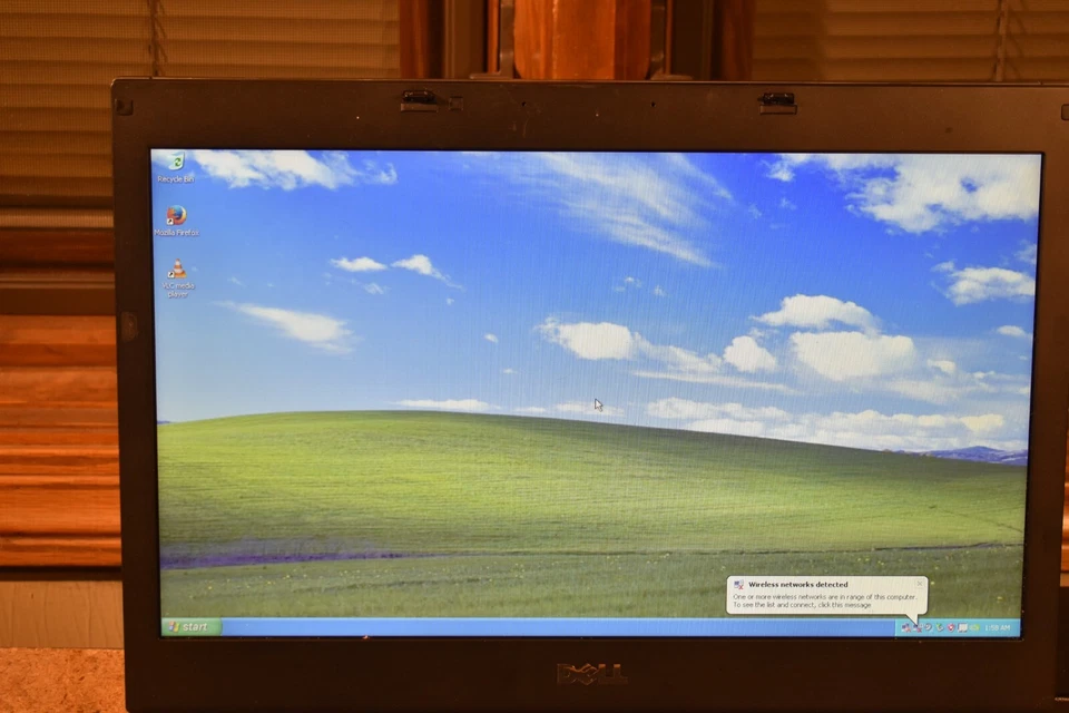 Dell Latitude E6510 Core i5-520M 3GB 750GB HD NVidia 3100M Windows XP Pro 32 bits Foto 2 de 4