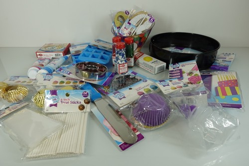 Cake And Cupcake Decorating Baking Supplies Tools Baked with Love Lot 30 Items - 第 1/9 張圖片