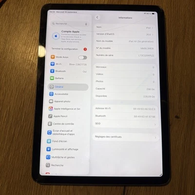 Apple iPad Air (5th generation) · 256GB · Wi-Fi