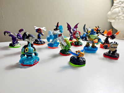Lot of 15 Skylanders Great Lot!! Check Pics