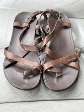 Olukai Upena Kona Coffee Brown leather thong flip flops sandals size 11 / 41