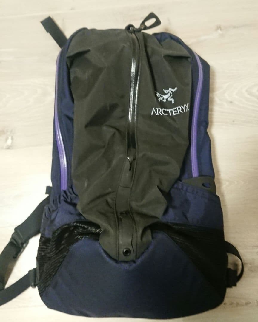 Arc'teryx Arro 22L Backpack Men's Black Excellent Condition