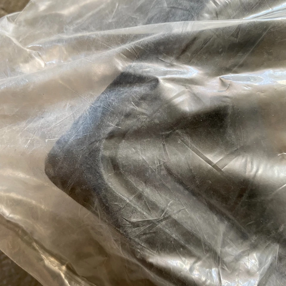 88-02 Chevrolet LUV Isuzu Faster TF TFR Rodeo Rear windshield weatherstrip seal - Image 2 of 4