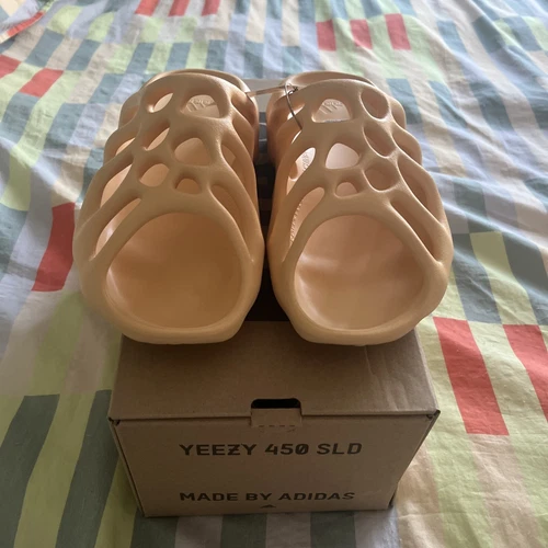 Men's Size 11 - Adidas Yeezy 450 Slide Cream (GZ9864)